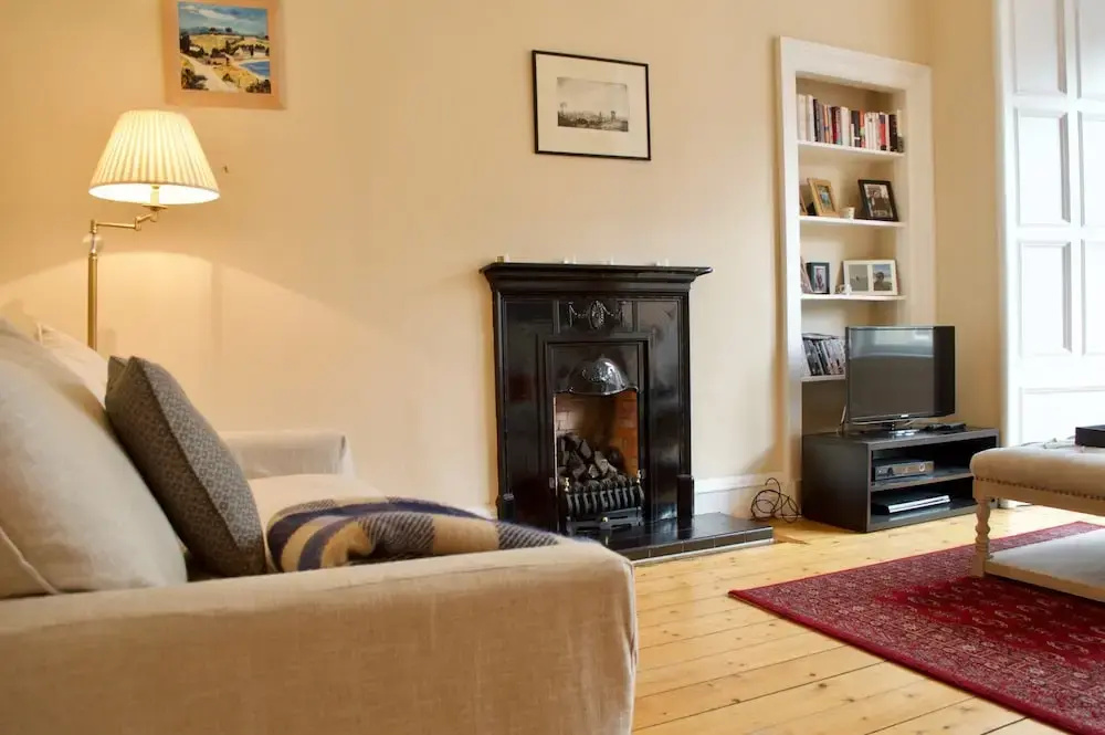 Spacious 1 Bedroom Stockbridge Flat
