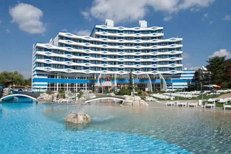Beach & Waterfront