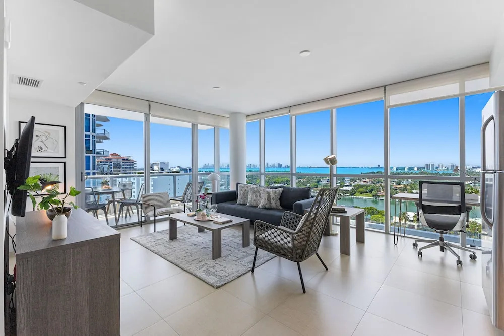 1 Bedroom Deluxe Apartment with balcony and with bay view