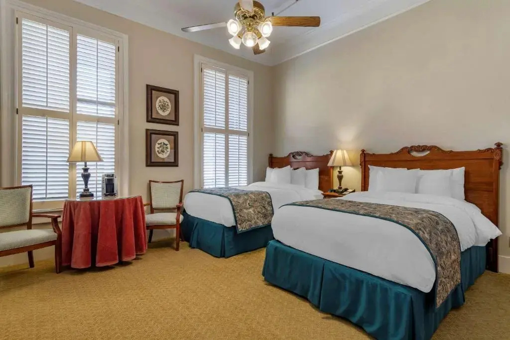1 Bedroom Quadruple Suite