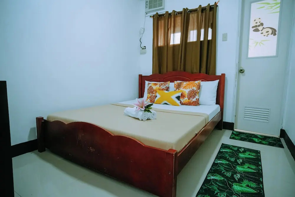 Hymn's Tourist Inn