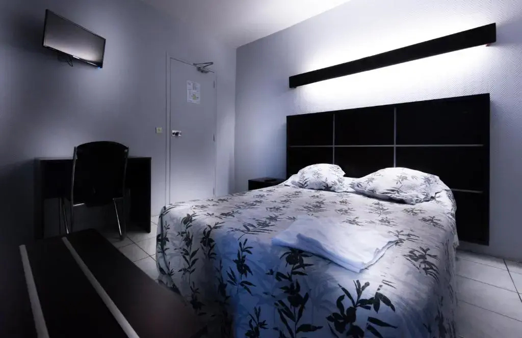 Standard Double room (full double bed)