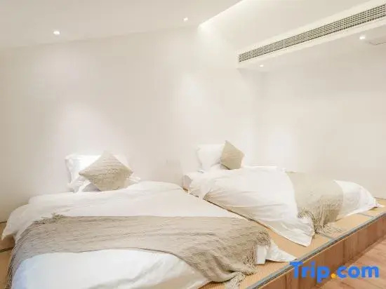 Standard Double room with lake view (twin beds)