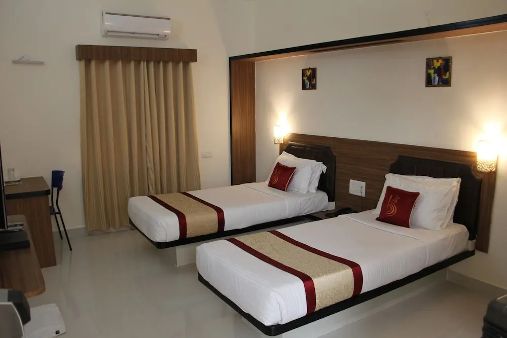 Grand Bee Hotel - Chambres