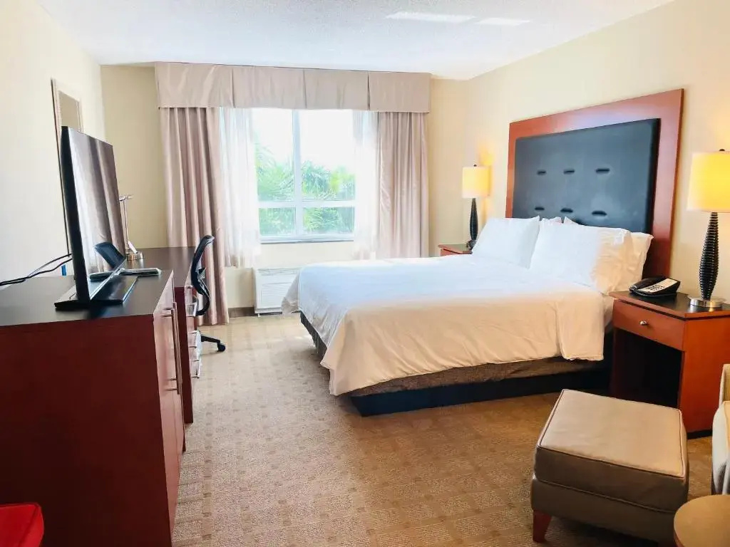 Crowne Plaza Ft. Myers Gulf Coast by IHG - Chambres