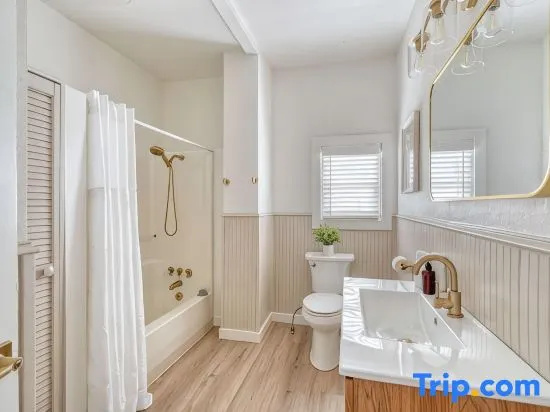 Cozy Portland Getaway 1 Block from Mississippi