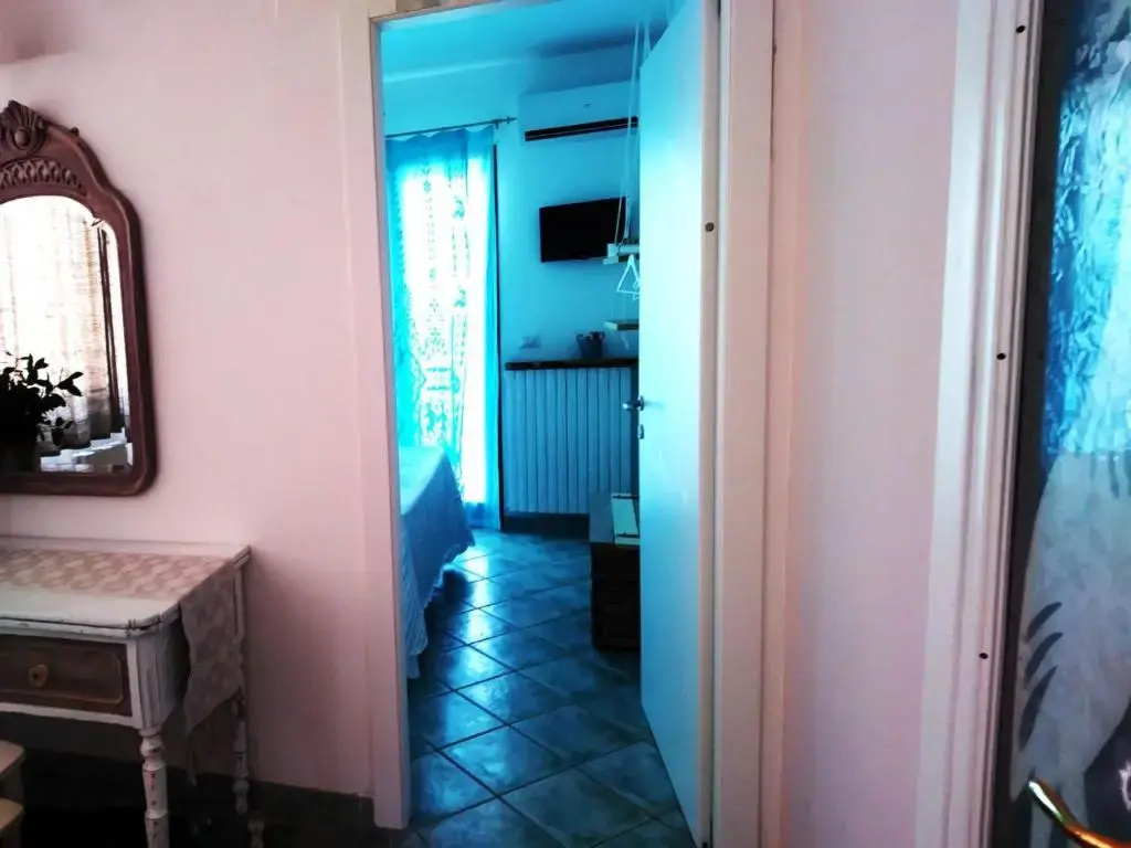 Standard Double room with balcony (full double bed)