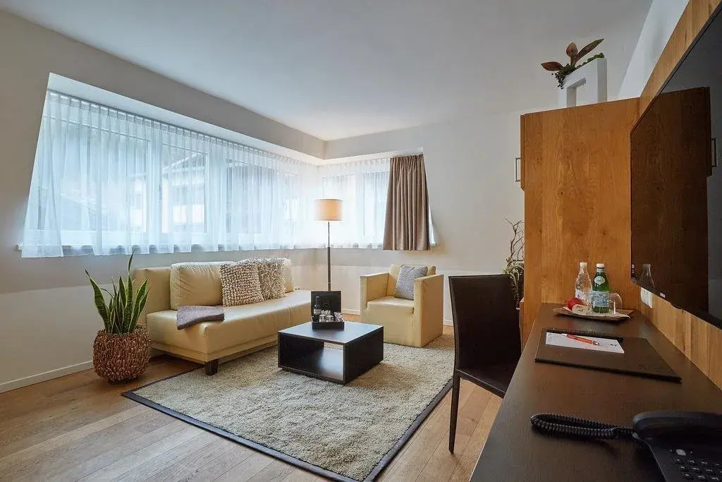Lobby & Reception