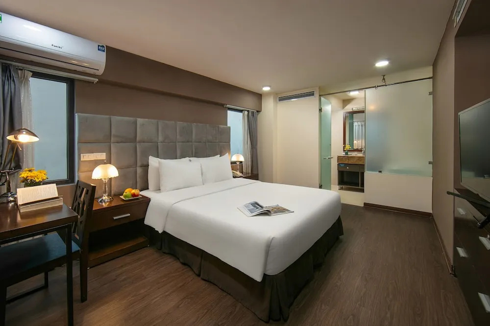 Superior Double room with city view (full double bed)