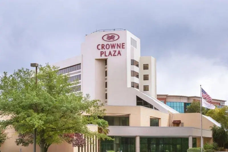 Crowne Plaza Virginia Beach Town Center by IHG - Chambres