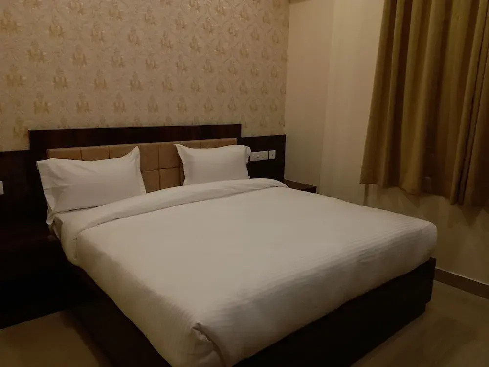 Executive Double room (full double bed)