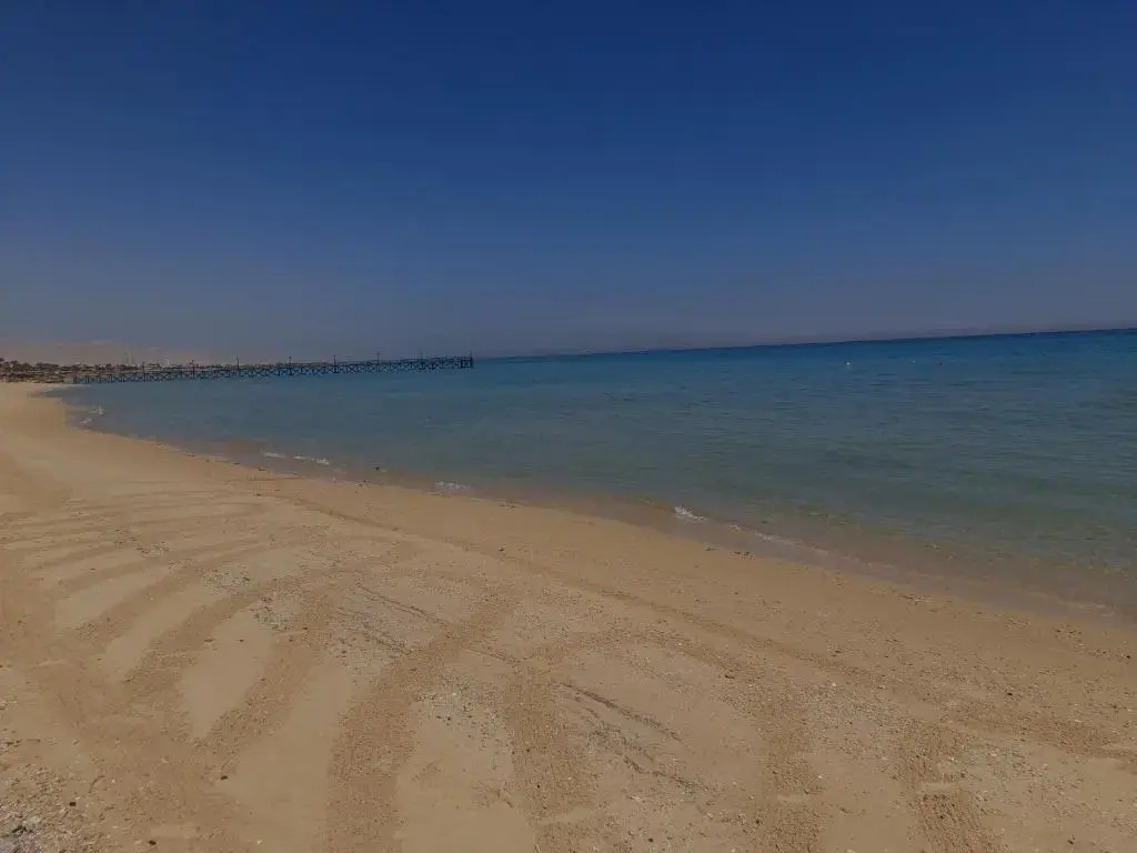 شاليه فرش فندقي بقرية بالميرا بيتش العين السخنه