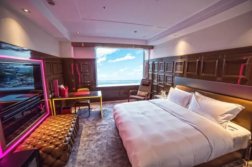 Premier room