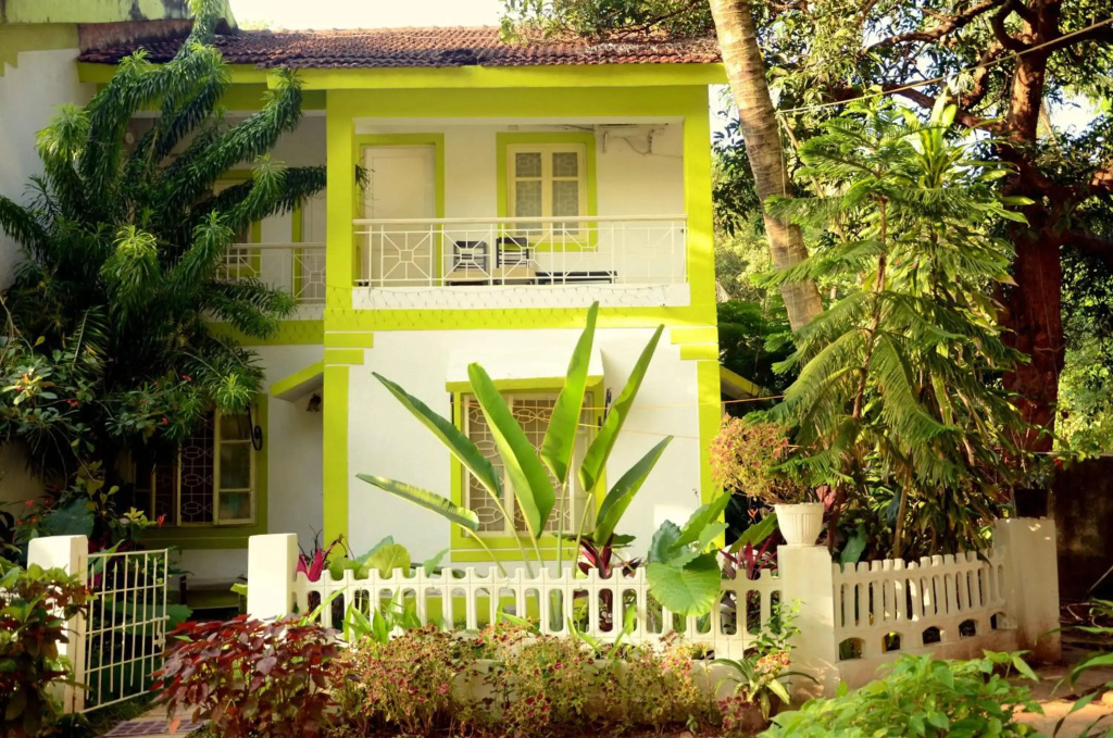 CALANGUTE BEACH VILLA # 3BHk # POOL # KITCHEN # 300MTS TO BEACH by GR Stays