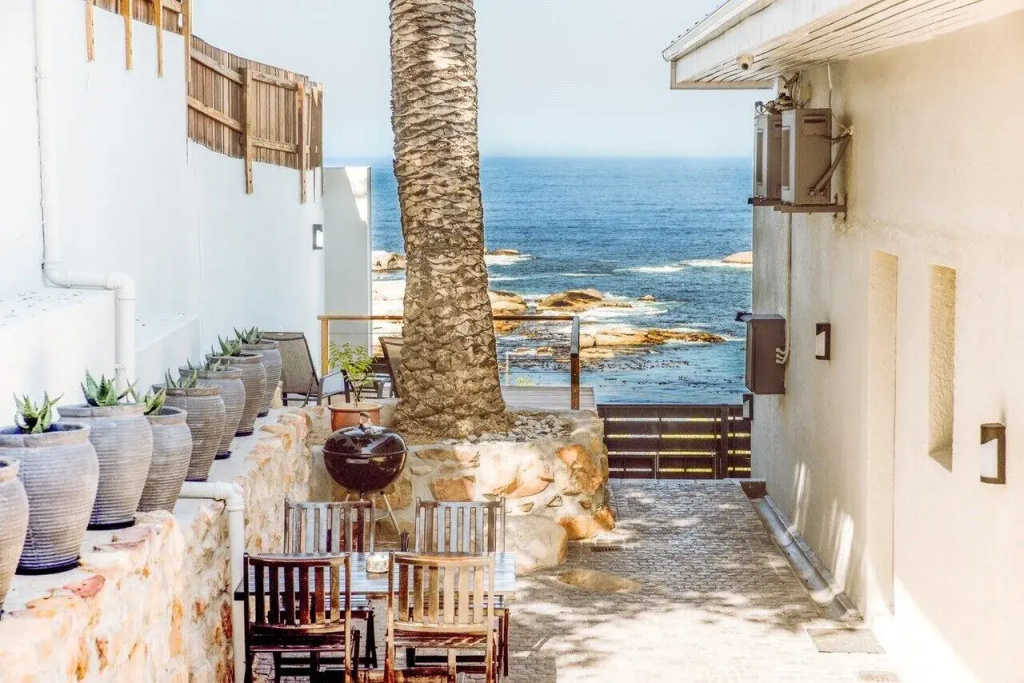 51 on Camps Bay Guest House