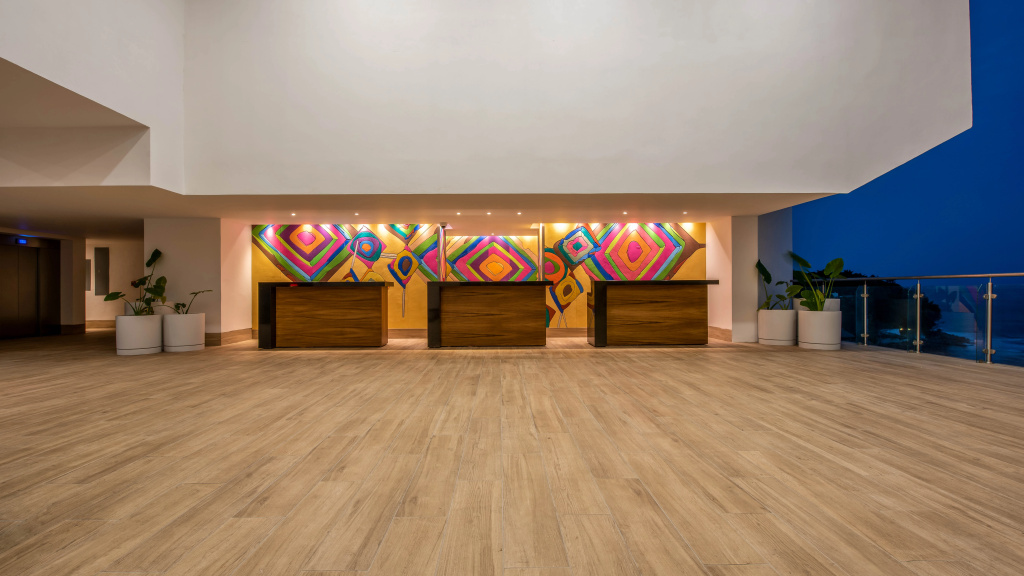 Lobby & Reception