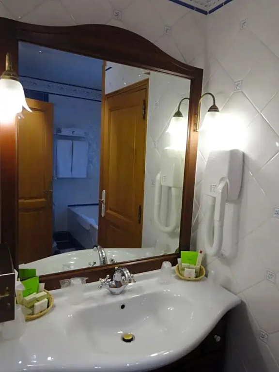 Comfort room