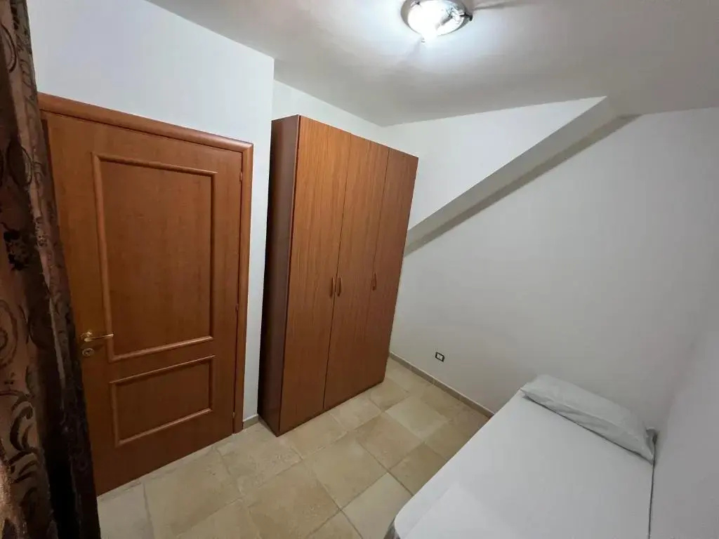 4 Bedrooms Cottage