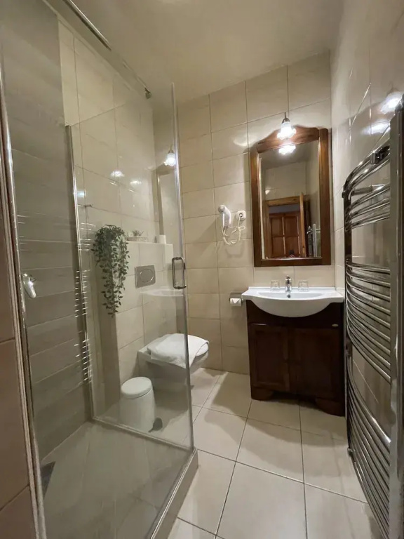 Standard Double room with courtyard view (full double bed)