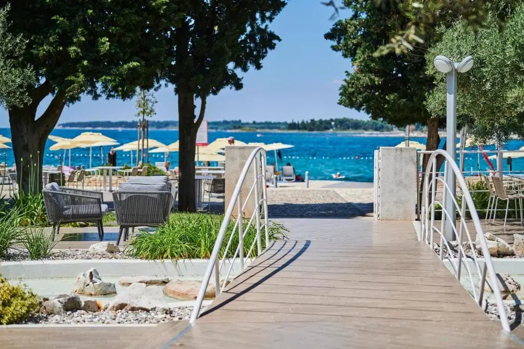 Beach & Waterfront