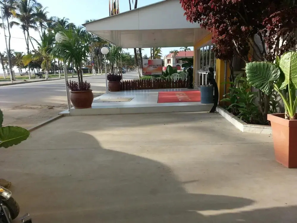 Hotel Ritz Sumbe - Général