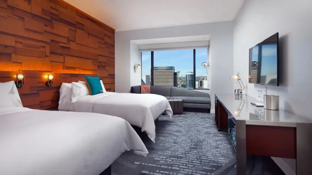 Deluxe Quadruple room with view