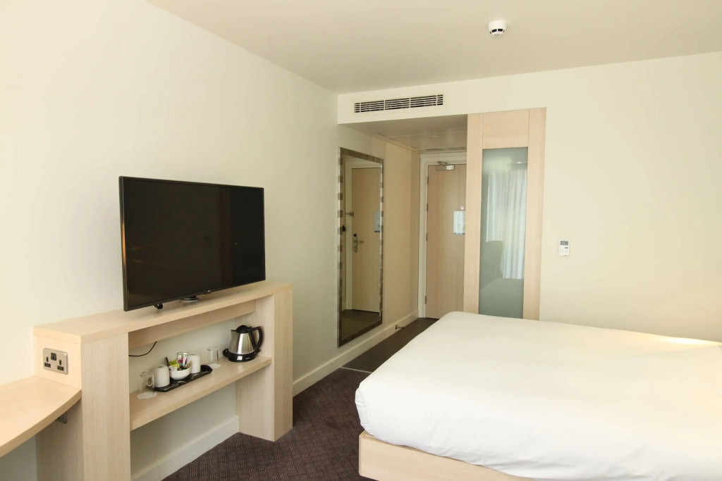 Отель Hampton by Hilton London Excel — фото