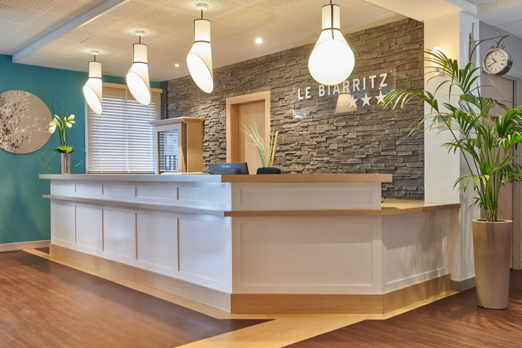 Lobby & Reception