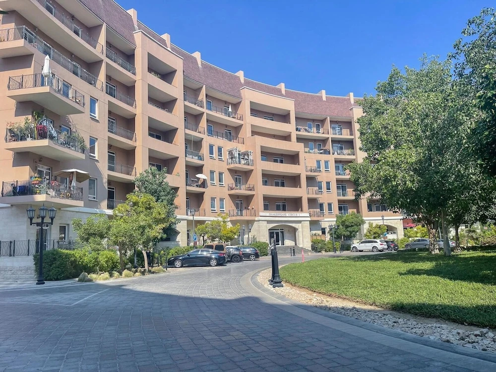 Cozy 1-bedroom Apartment for 5 in Motor City