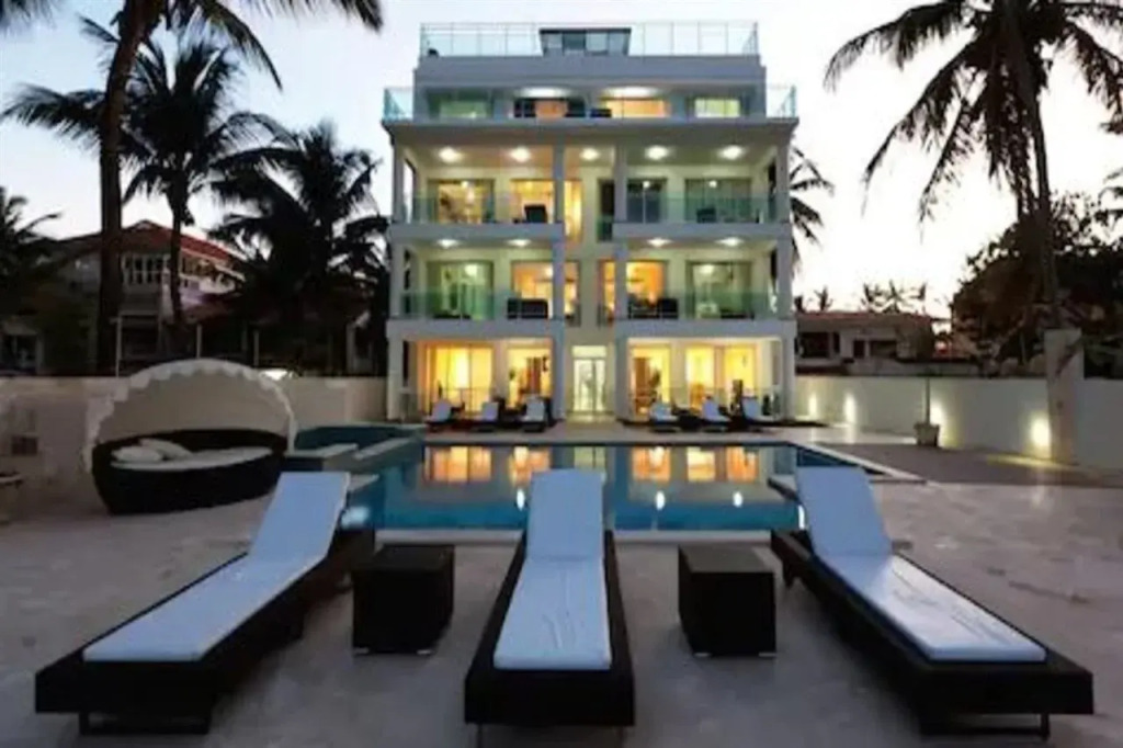 Watermark Luxury Oceanfront All Suite Hotel