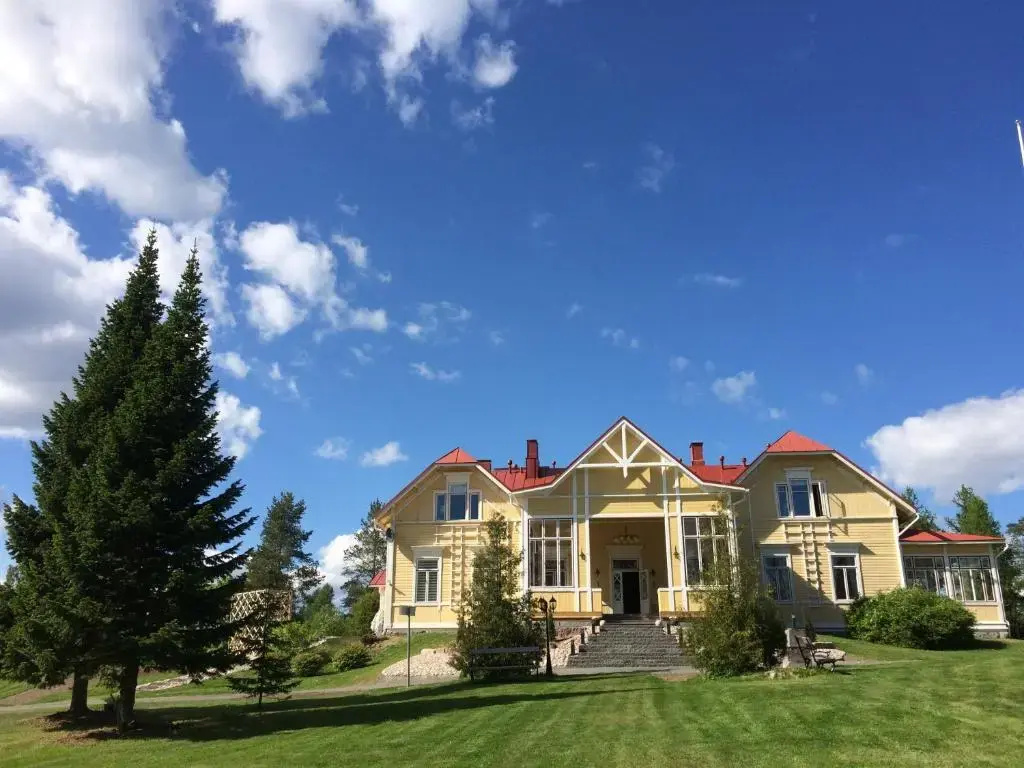 Suite with lake view