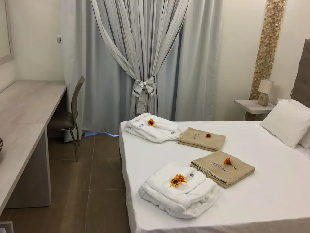 1 Bedroom Economy Suite with balcony