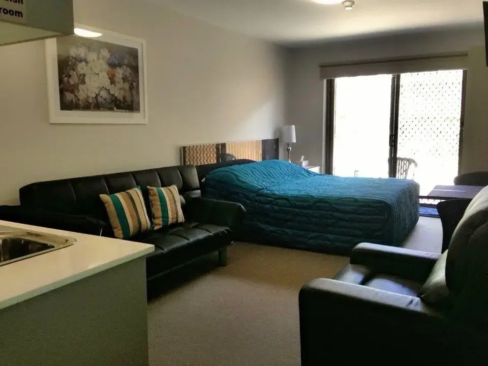 Deluxe Quadruple room (full double bed)