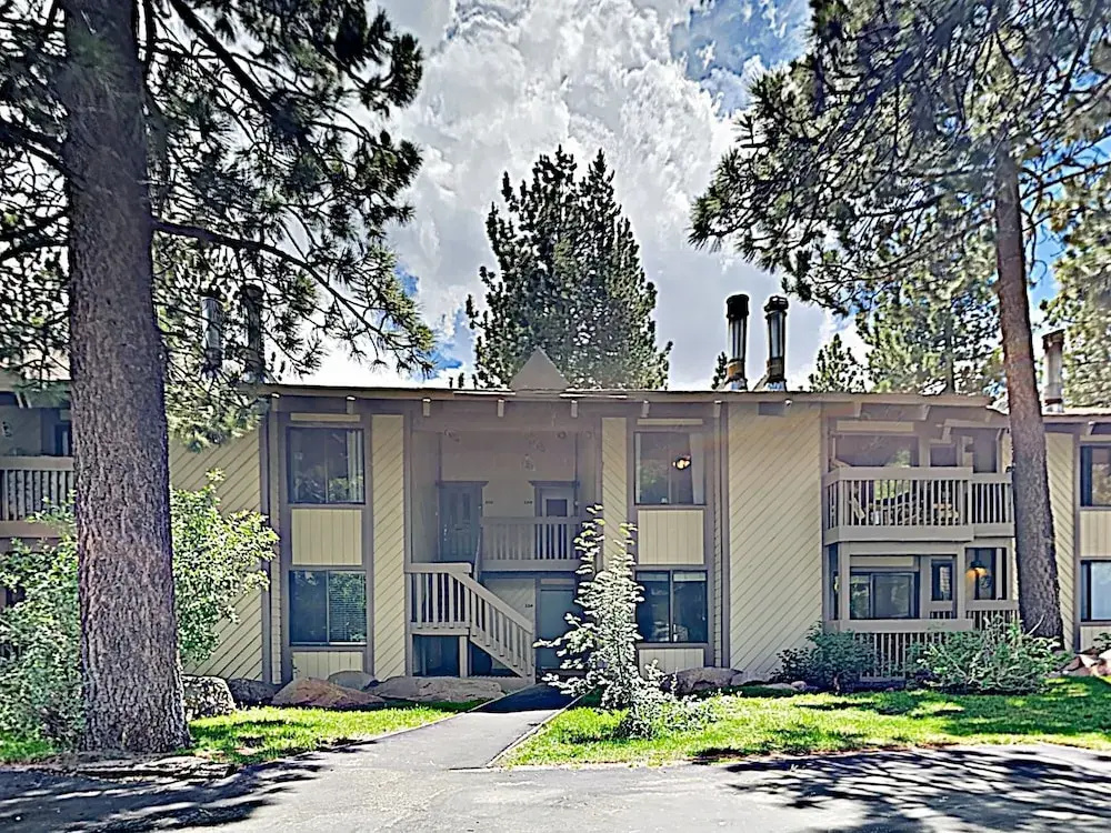 Amenity-rich W/ Hot Tub - Near Ski Area 2 Bedroom Condo