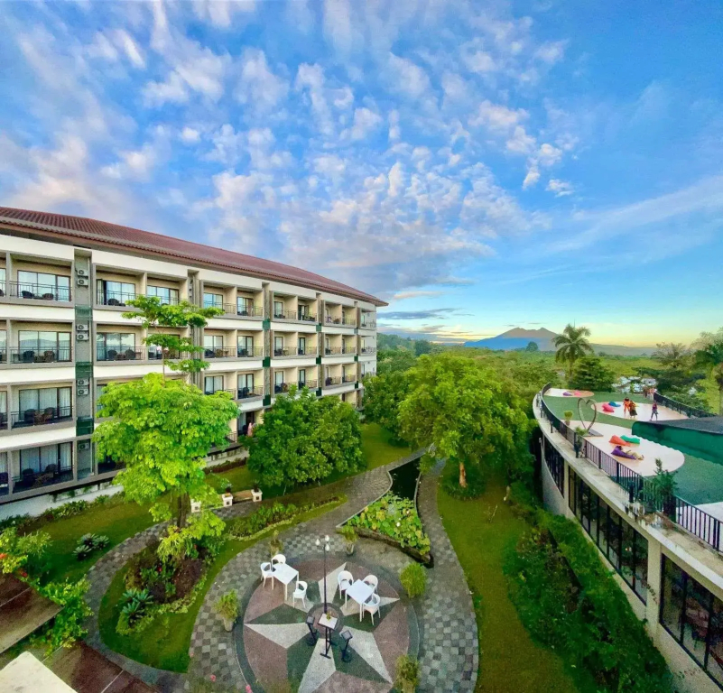 The Green Peak, Artotel Curated