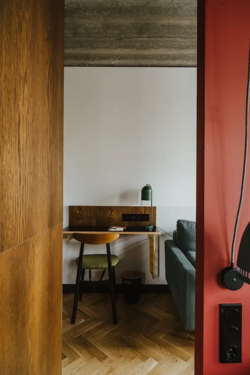 Comfort room