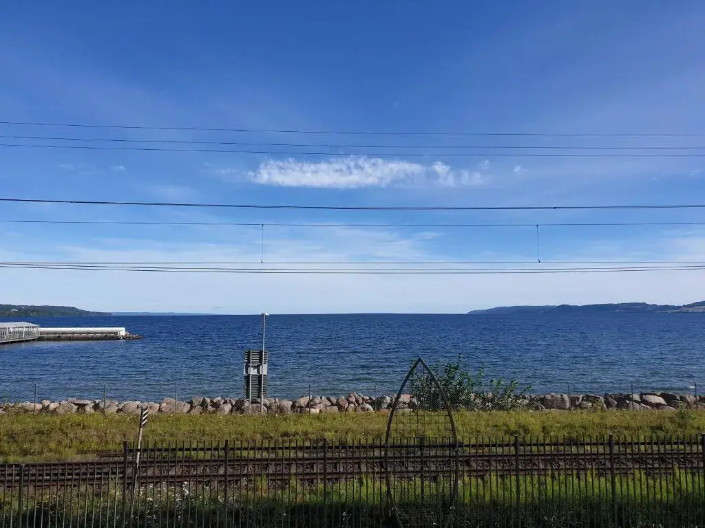 Deluxe Double room with lake view (full double bed)