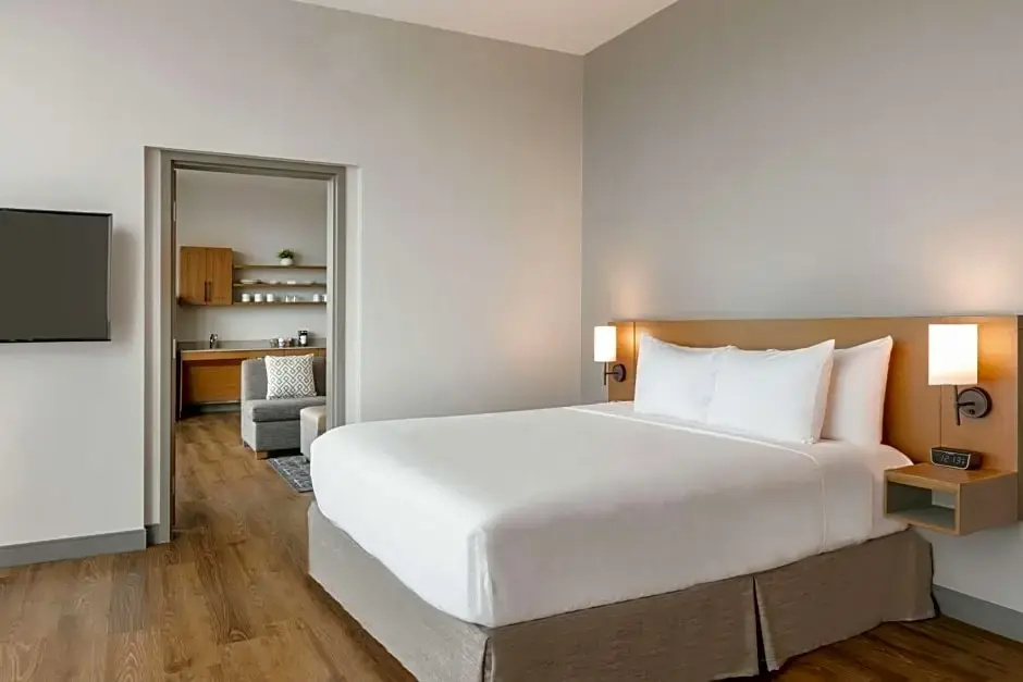 1 Bedroom Double Suite (full double bed)