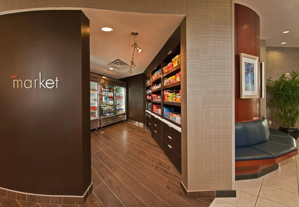 Food & Beverage