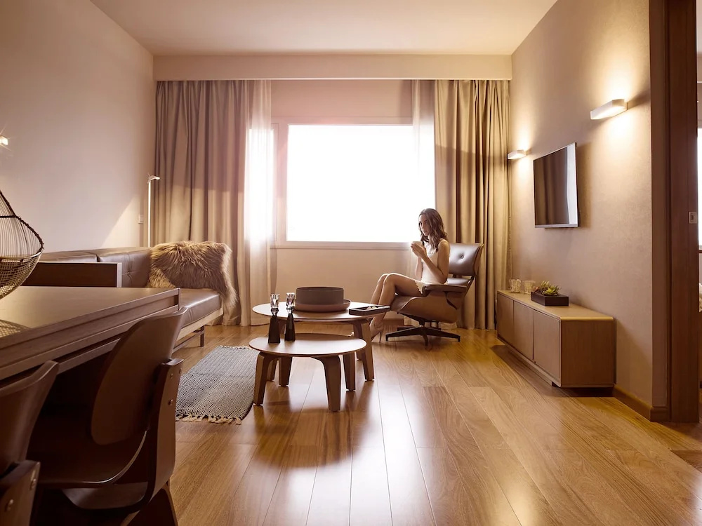 Double Suite (full double bed)