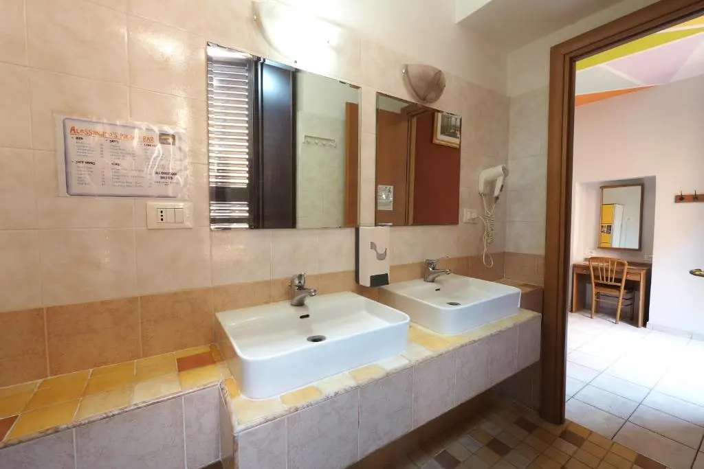 Standard Double room (twin beds)