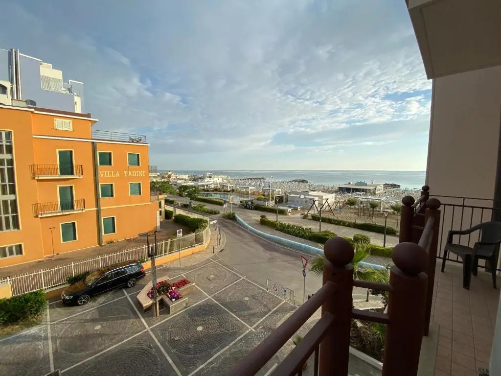 1 Bedroom Apartment with balcony