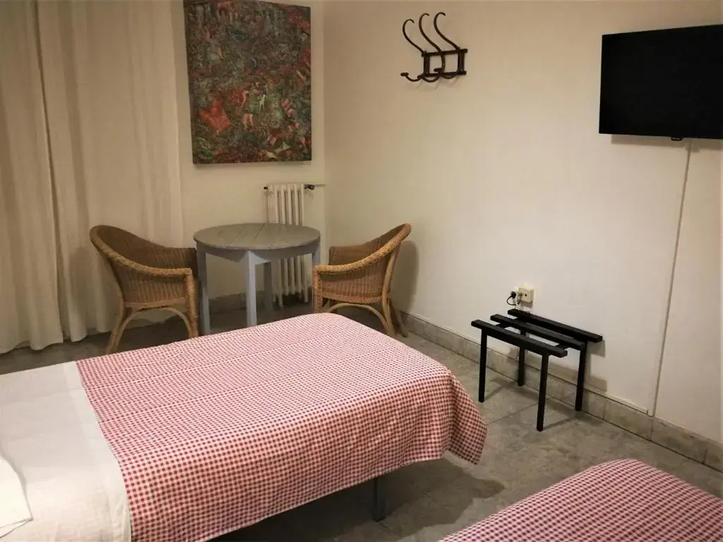Hostal Montsoliu - Chambres