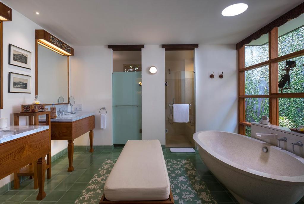 Tandjung Sari Hotel