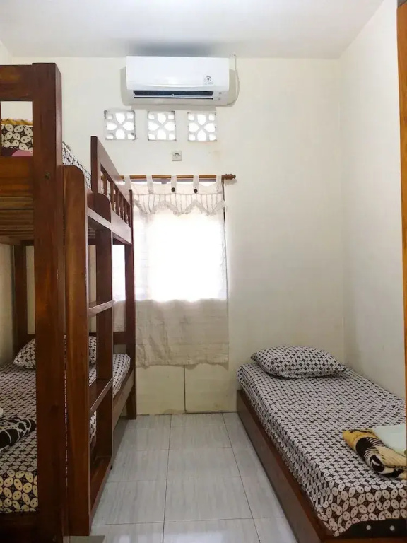 Bed in Dorm