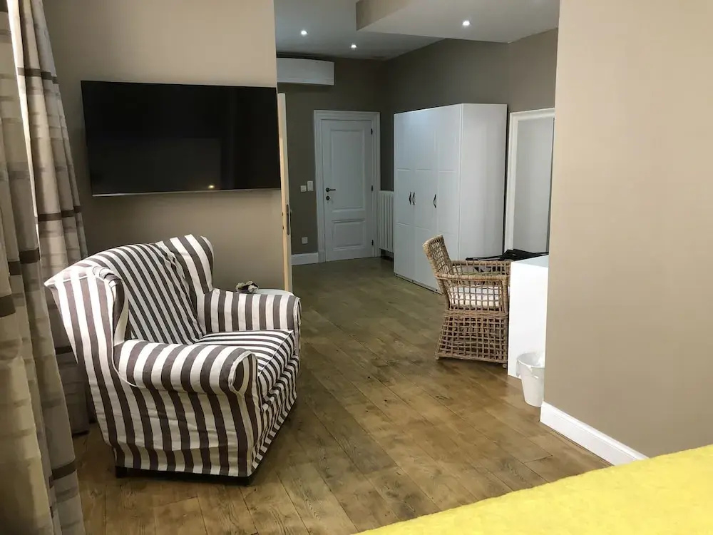 Double Junior Suite (full double bed)