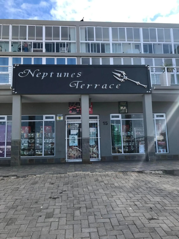 Modern Apartment walking distance to Main Beach Restaurants and other amenities