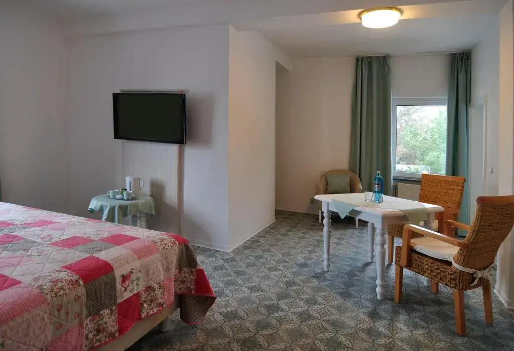 3 Bedrooms Apartment