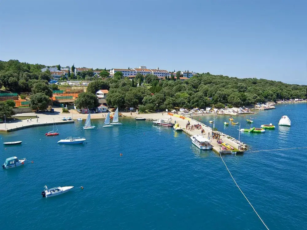 Beach & Waterfront