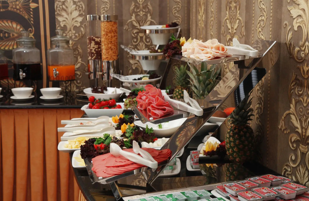 Food & Beverage